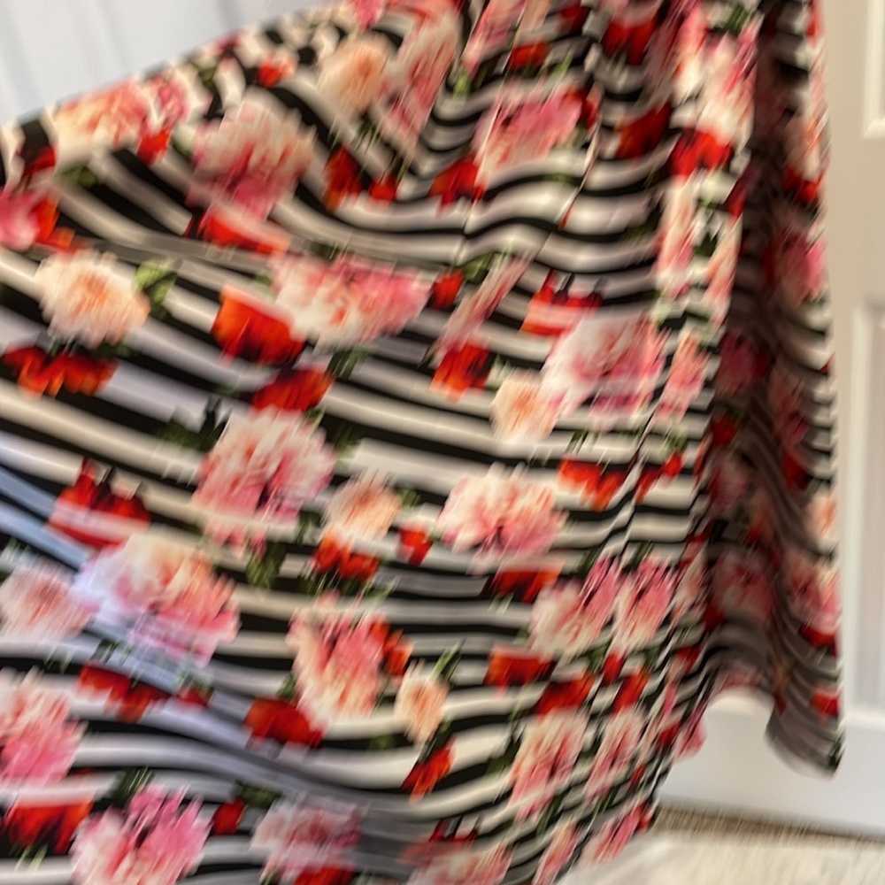 SLNY FIT AND FLARE MIDI SLEEVELESS JEWEL NECK DRESS BLACK PINK FLORAL STRIPES 16 - Picture 10 of 14